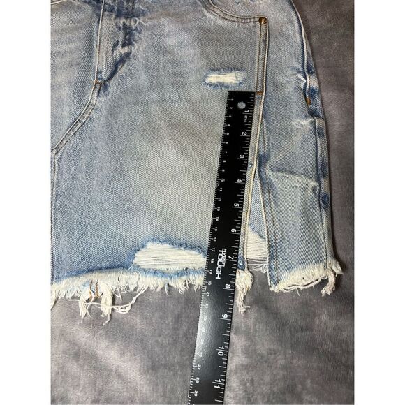 Revolve SER.O.YA Skirt Womens Size 25 Skylight Zuri Micro Mini Distressed Denim - Picture 9 of 13